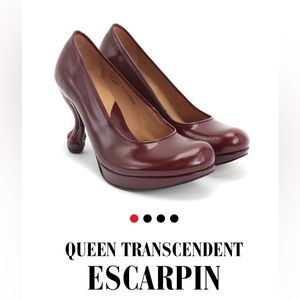 John Fluevog Queen Transcendent Escarpin Size 8 (runs small).